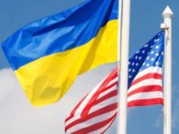 Помпео привітав повернення американців з України до США