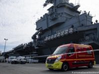 На єдиному французькому авіаносці виявлено майже 700 заражень коронавірусом