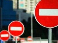 На одну зі столичних доріг не пускають транспорт