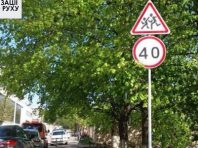 Біля столичної школи з’явилися «лежачі поліцейські» [Фото]