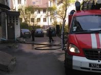 На Сирці горить квартира