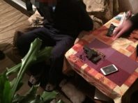 Затриманому за стрілянину з вікна по перехожих у столиці оголосили підозру