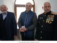 На Великдень у храмі УПЦ МП на підконтрольній території помітили бойовика “ДНР”: фото