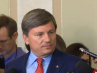 Герасимов: Коли Зеленський скаржиться на 16 тисяч поправок до банківського закону – він скаржиться сам на себе