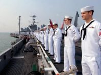 На борту військового корабля США стався спалах коронавіруса