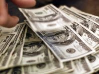 Курс валют на 22 квітня: долар коштує 27,08 гривень