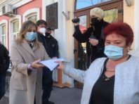 Через закриття ринків у Мелітополі почалися протести, є затримані