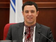 Володимир Прокопів доставив продуктові набори киянам, які змушені дотримуватися жорсткого карантину