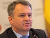 В умовах епідемії коронавірусу влада кинула напризволяще лікарів, не забезпечивши їм захист – Синютка