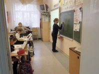 У Польщі не відкриють школи та дитсадки до кінця травня