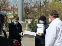 Третю партію захисних костюмів від Порошенка передали лікарням Вінниччині
