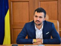 Заступника голови Одеської ОДА звільнили за затримку надбавок медикам