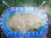 На межі фолу: чи випалили траву на головних футбольних полях Києва та Львова