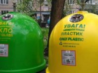 Мешканці Дарниці попросили більше сотні контейнерів для сортування сміття у дворах