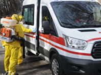 У Києві до лікарні з хворими на коронавірус утворилася черга «швидких»