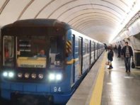 Метро поїхало, а люди ще ні