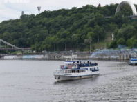 Стало відомо, скільки киянам коштує прогулянка теплоходом по Дніпру [Фото]