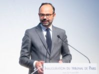 Франція закликала громадян провести літню відпустку в межах країни