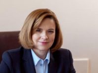 Навчальний рік у школах в Україні завершиться дистанційно