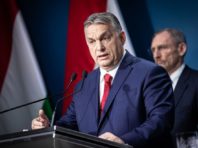 Прем’єр Угорщини готовий відмовитися від розширених повноважень