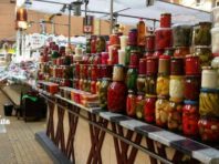 Сьогодні у Києві запрацювали 34 ринки