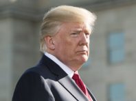 Від коронавіруса може померти до 100 тис. американців, – Трамп