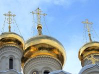 У Росії хворий на COVID-19 священник інфікував понад 30 осіб