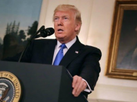 Трамп заявив, що може повернути до Білого дому свого колишнього радника, засудженого у справі про американські вибори