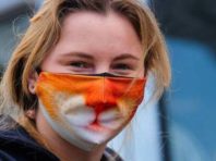 Кияни носять химерні маски, щоб захиститися від коронавірусу [Фото]