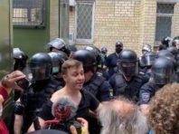 У Києві поліцейські побили активістів і народного депутата