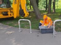 Для столичних велосипедистів встановили нові парковки