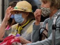 Пільговики продовжать користуватися громадським транспортом на звичних умовах