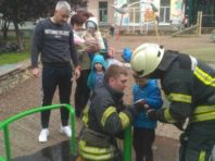 У центрі Києва врятували палець дитині