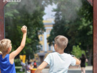 У міських парках встановили 19 «рамок-освіжувачів»: адреси