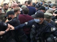 У центрі столиці зійшлися два мітинги [Фото]
