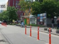 Понад 80 делініаторів встановили біля Дарницької площі
