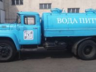 Киянам привезли питну воду в автоцистернах. Адреси [Фото]