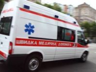 Біля столичного університету дерево покалічило двох людей [Фото]