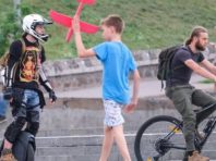 Київ і велосипеди: кияни пересіли на “літній” вид транспорту [Фото]