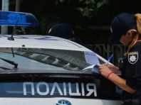 У столиці під час оформлення ДТП автомобіль наїхав на патрульну поліцейську
