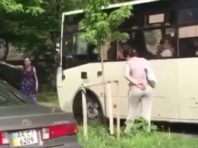 Нахабного водія київської маршрутки звільнили з роботи
