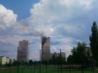 На Позняках по сусідству з будинком, де був вибух, – пожежа у багатоповерхівці