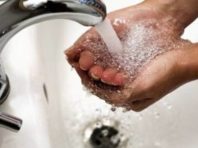 На кількох вулицях у Києві відключили воду