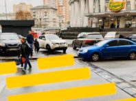 На Печерській площі створили новий пішохідний перехід