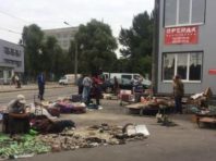 Площі Шевченка та Петропавлівську сьогодні звільнили від блошиних ринків
