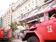 На столичному Хрещатику сьогодні вранці горіла адмінбудівля