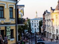 На Андріївському узвозі почистять фасади