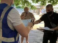 У Києві 2-річна дитина вживала алкоголь разом із матір’ю