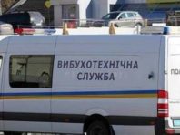 Поліцейські спіймали жінку, яка 18 разів «мінувала» будівлю у Києві