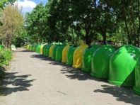 Із вуличного сміття Києва створюють зимовий одяг